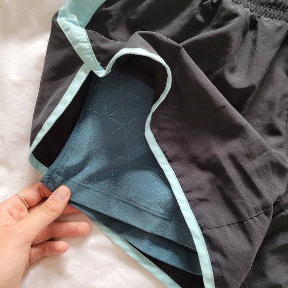 NIKE Blue and Black Shorts with compression shorts - Picture 2 of 5